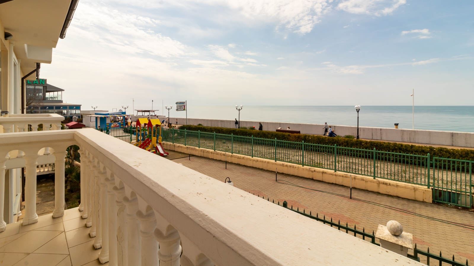 rooms-single-2-floor-nalcony-sea-view