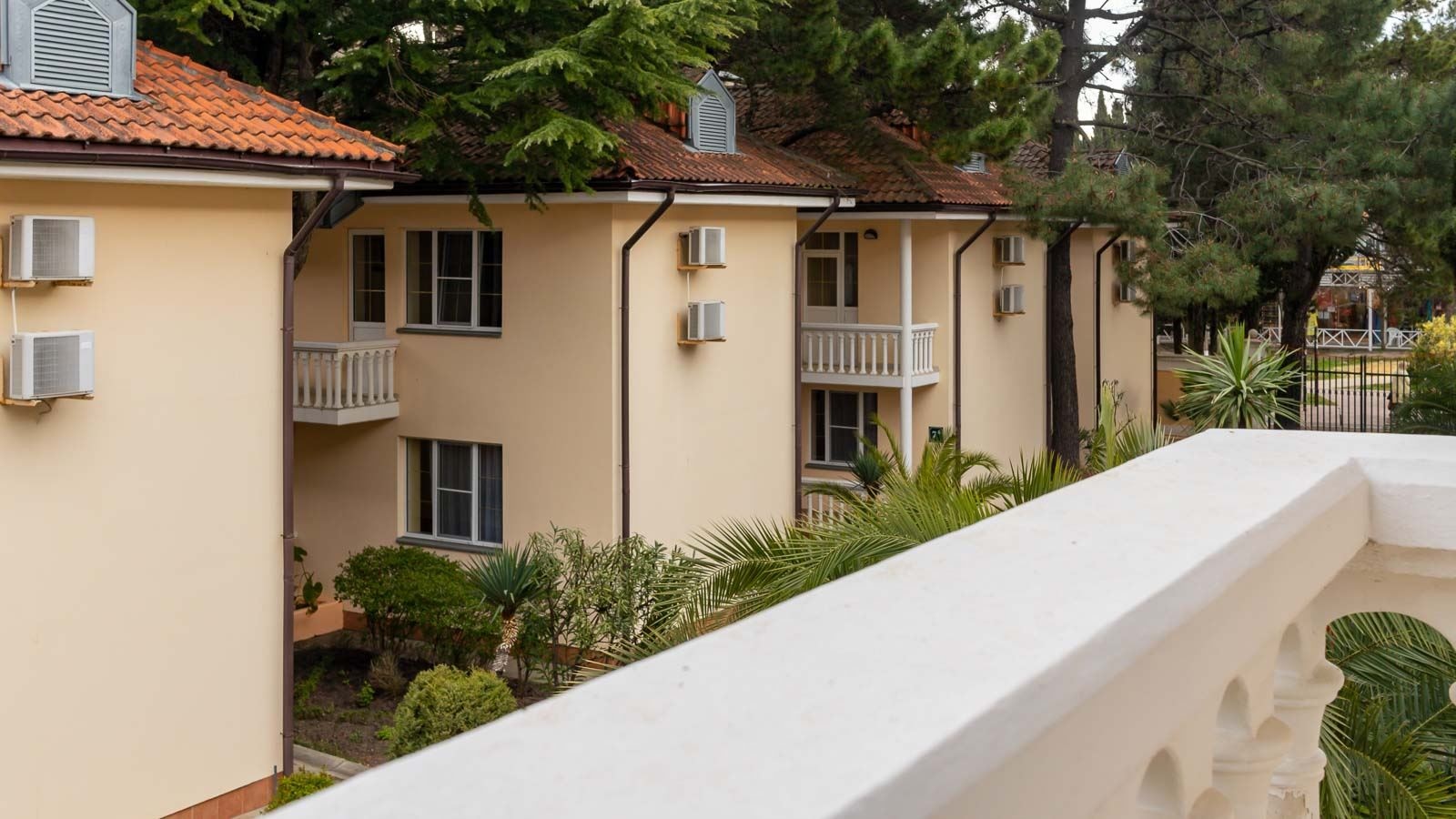 rooms-stanart-2-floor-balcony-sea-viea