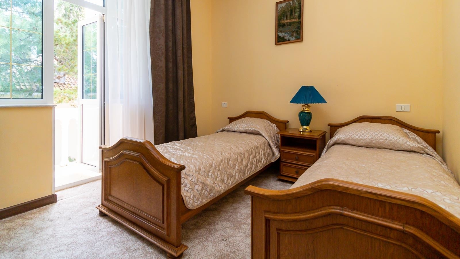 rooms-3-rooms-2-floor-balcony-sea-view