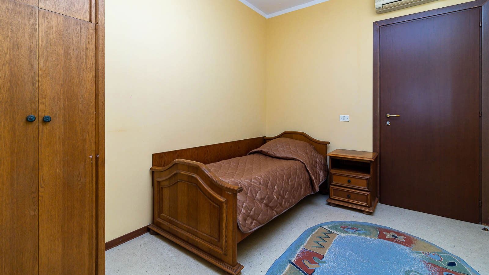 rooms-3-rooms-duplex-10-cottage-balcony