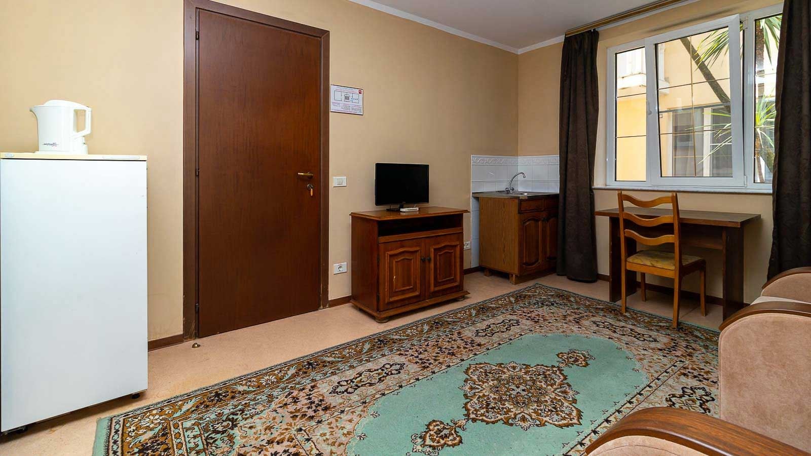 rooms-3-rooms-duplex-10-cottage-balcony