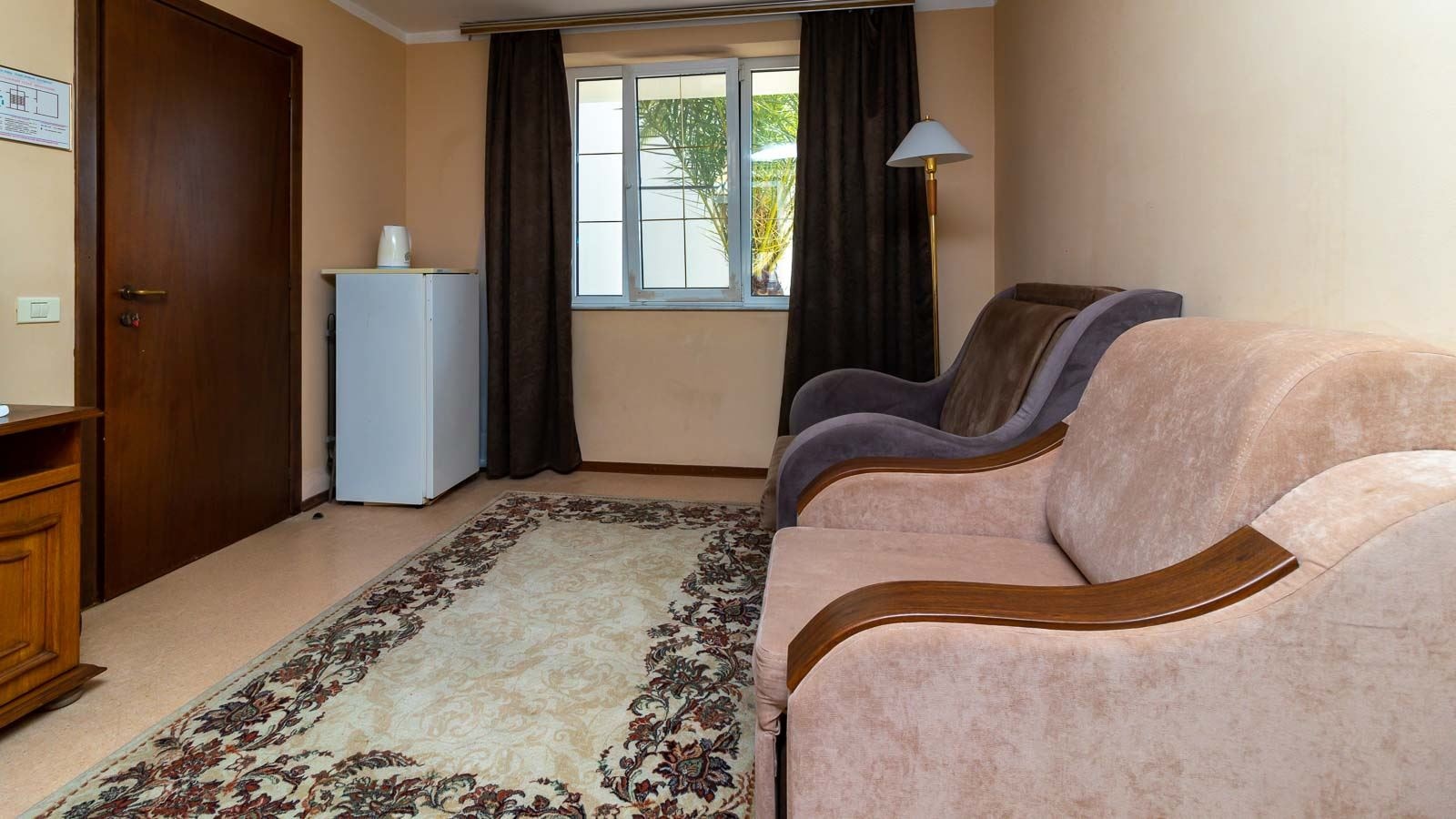 rooms-3-rooms-duplex-11-cottage-balcony-sea-view