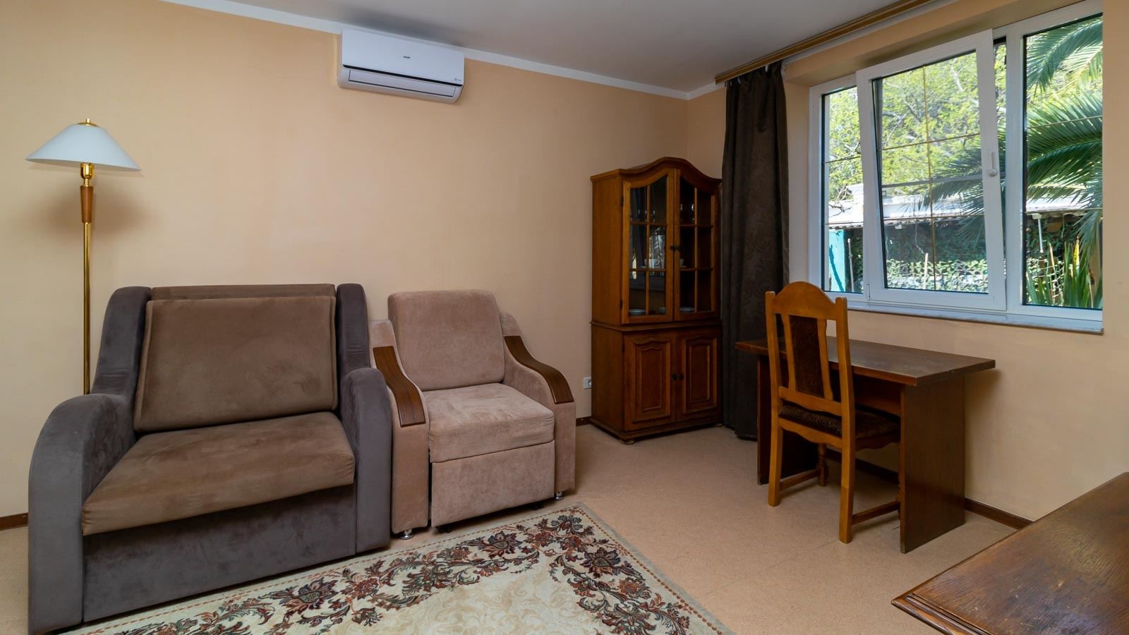 rooms-3-rooms-duplex-11-cottage-balcony-sea-view