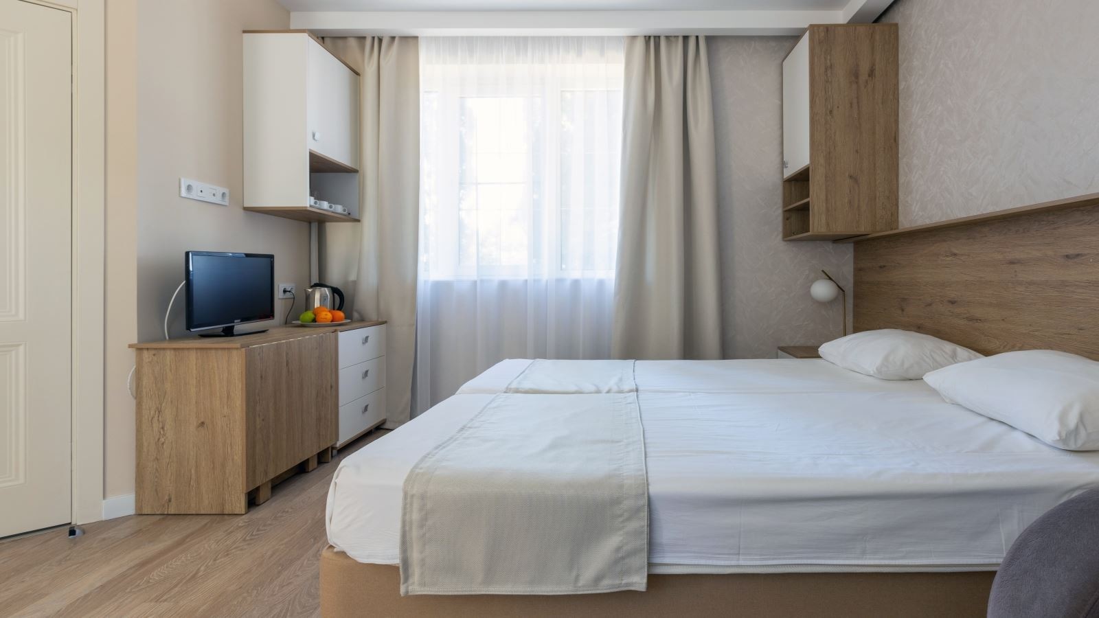 rooms-standart-6-cottage-2-floor-balcony