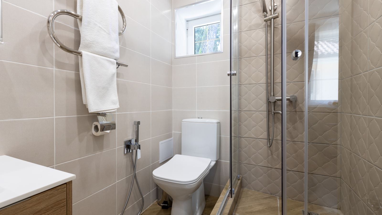 rooms-single-5-cottage-2-floor-balcony