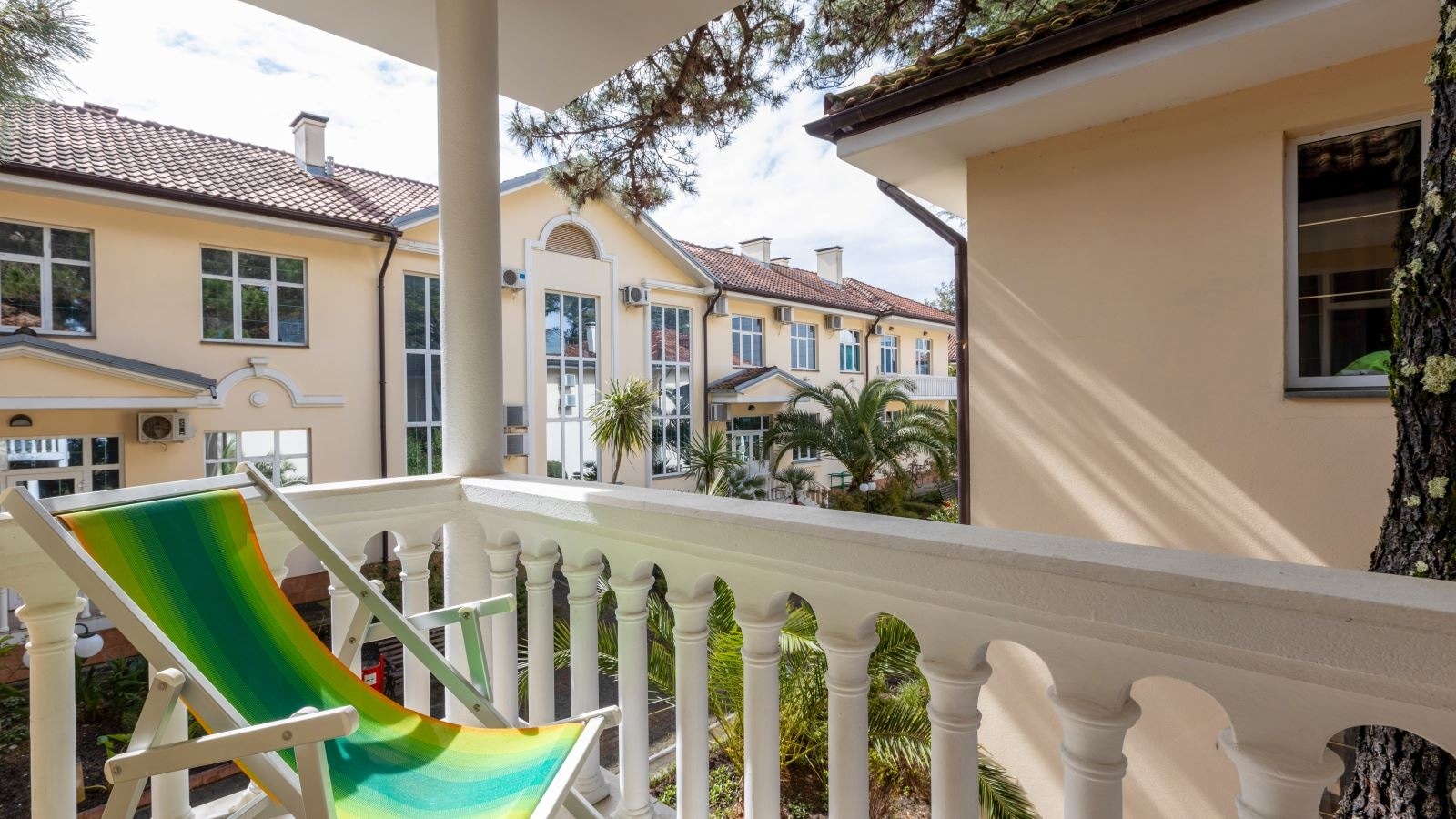 rooms-3-rooms-duplex-7-cottage-balcony