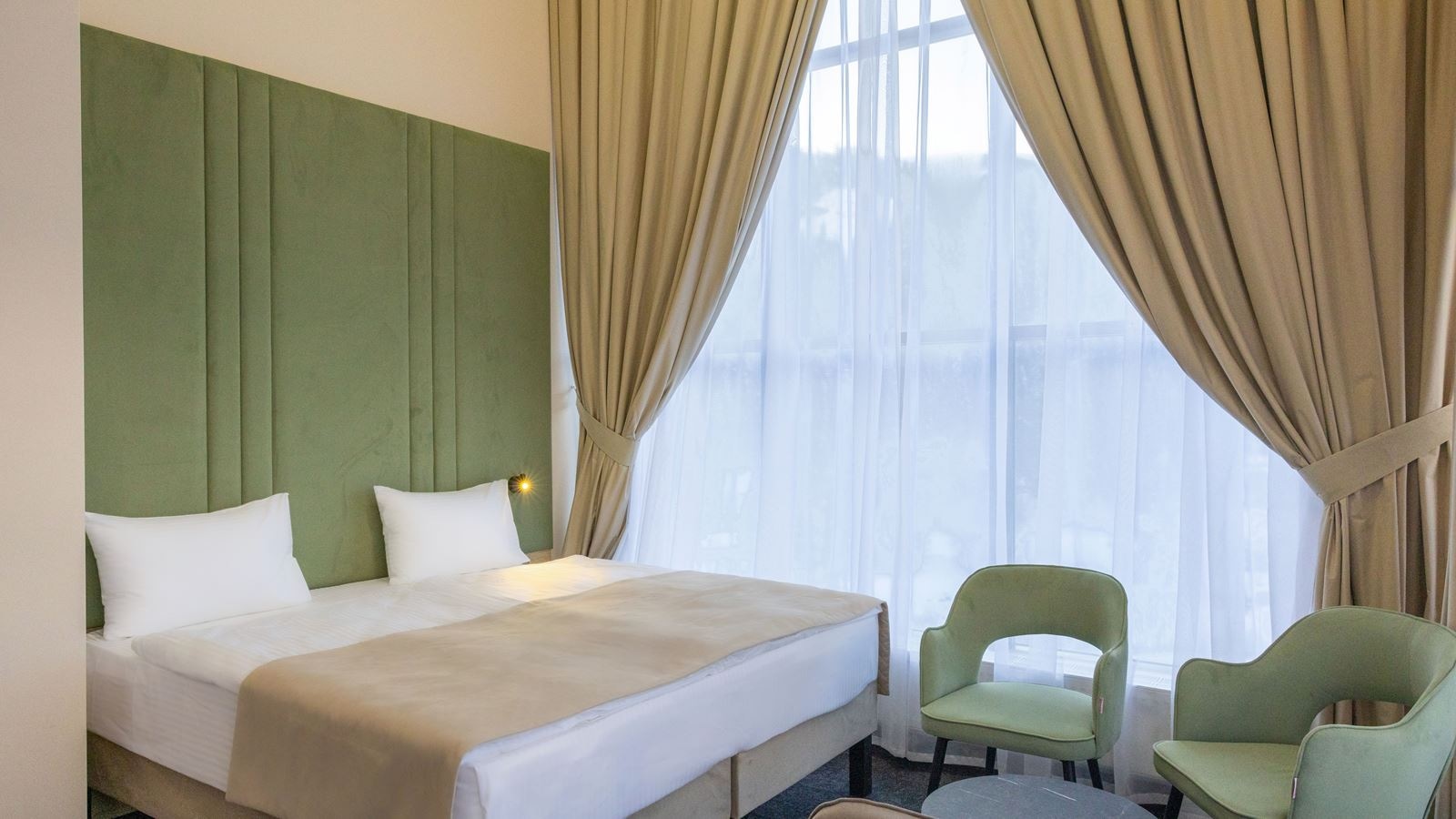 rooms-lux-attik-terrasa