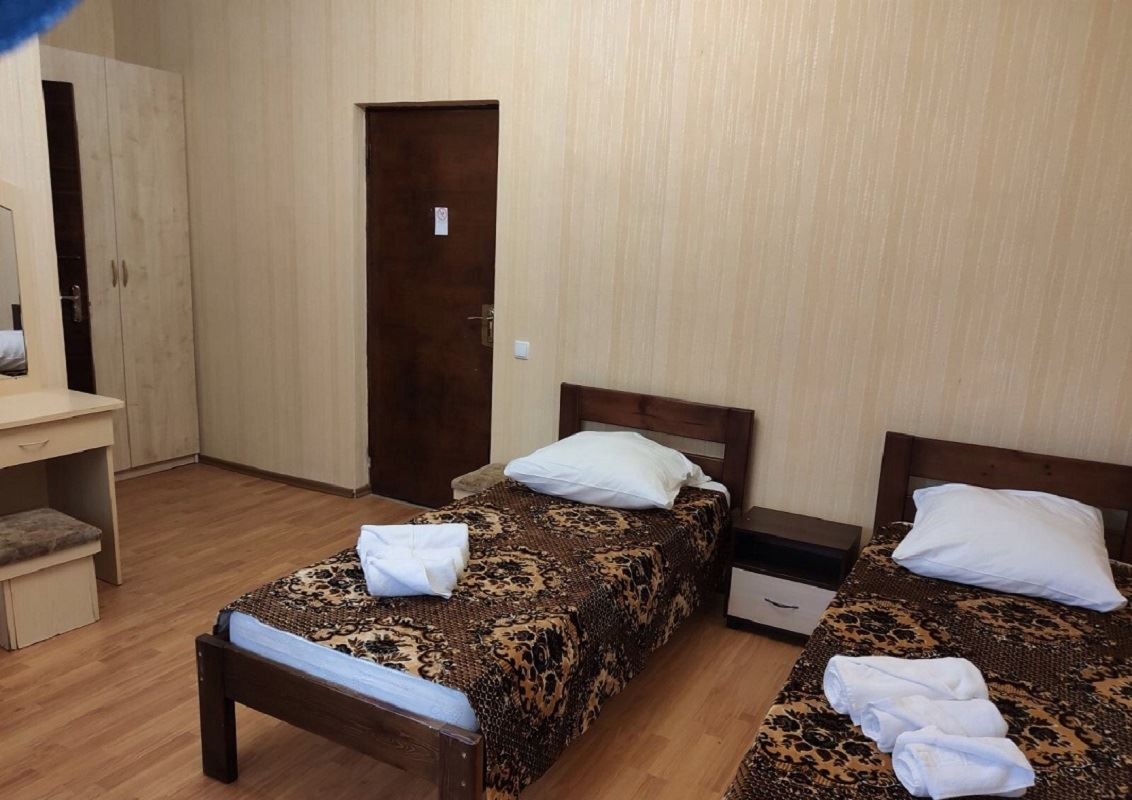 rooms-double-standard-room-balcony-economy