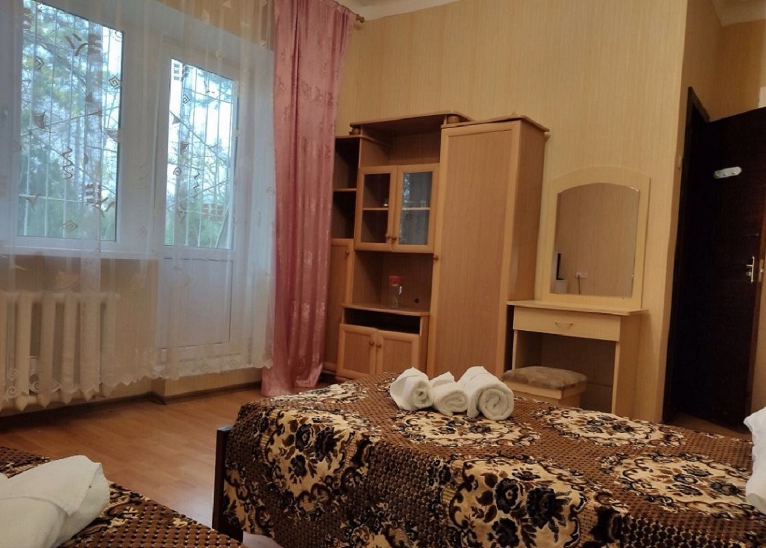 rooms-double-standard-room-balcony-economy