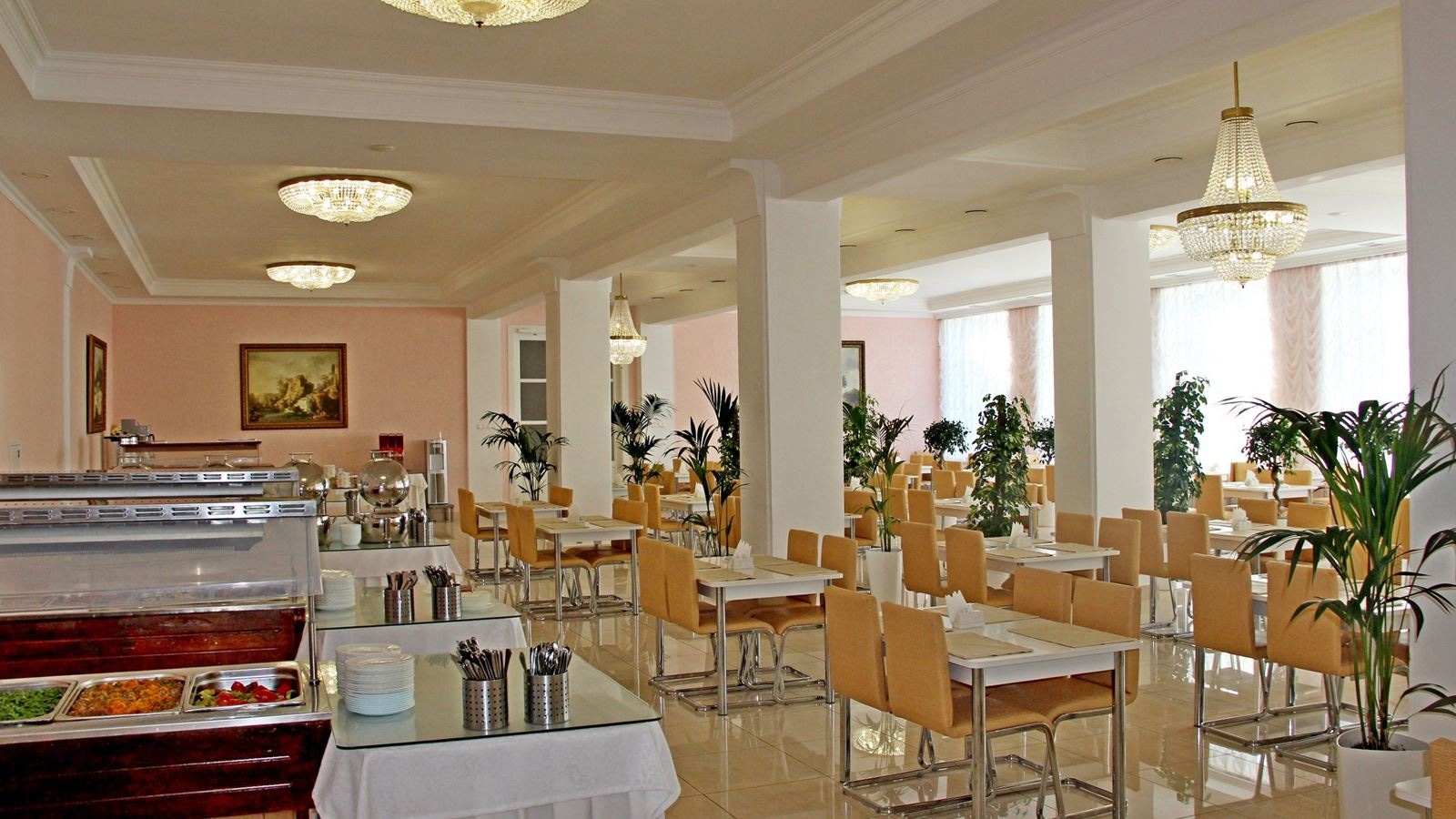 restaurants-persikovy-zal