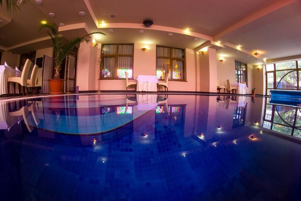 pools-indoor-pool