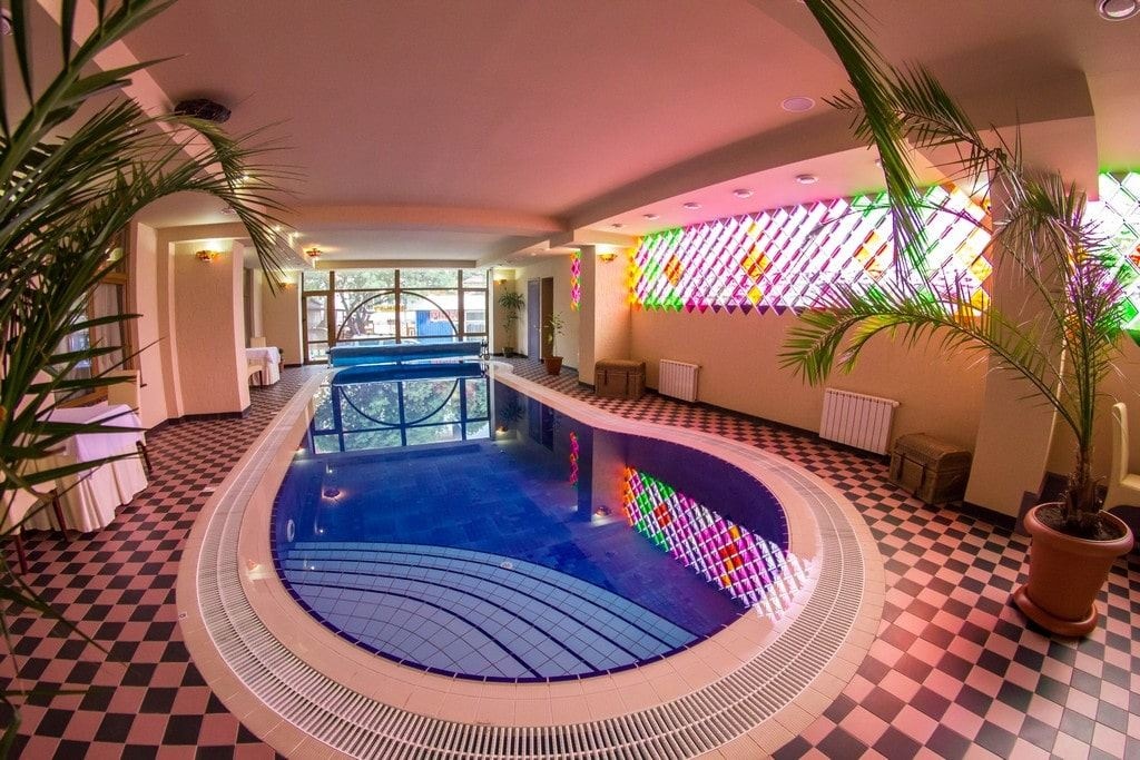 pools-indoor-pool