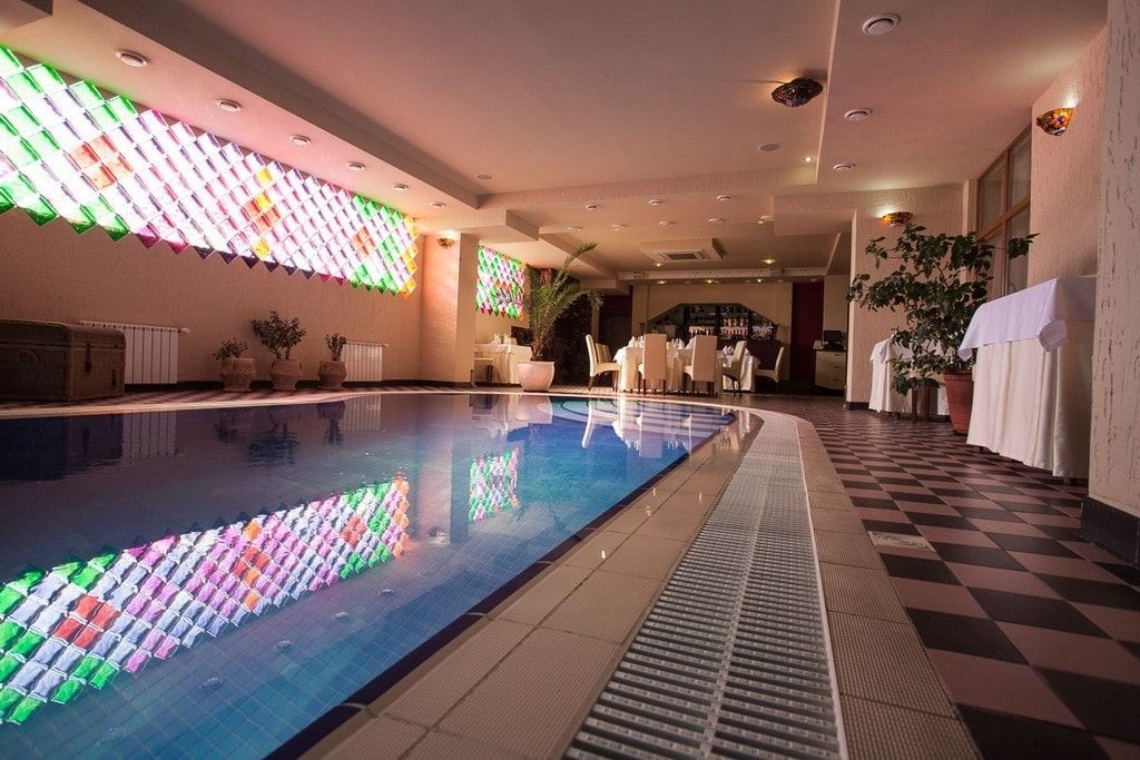 pools-indoor-pool
