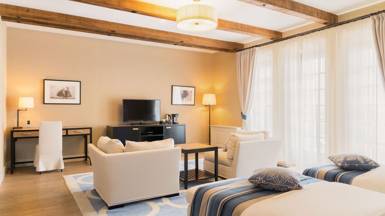 rooms-deluxe-villas-yanochka-nadia-corals