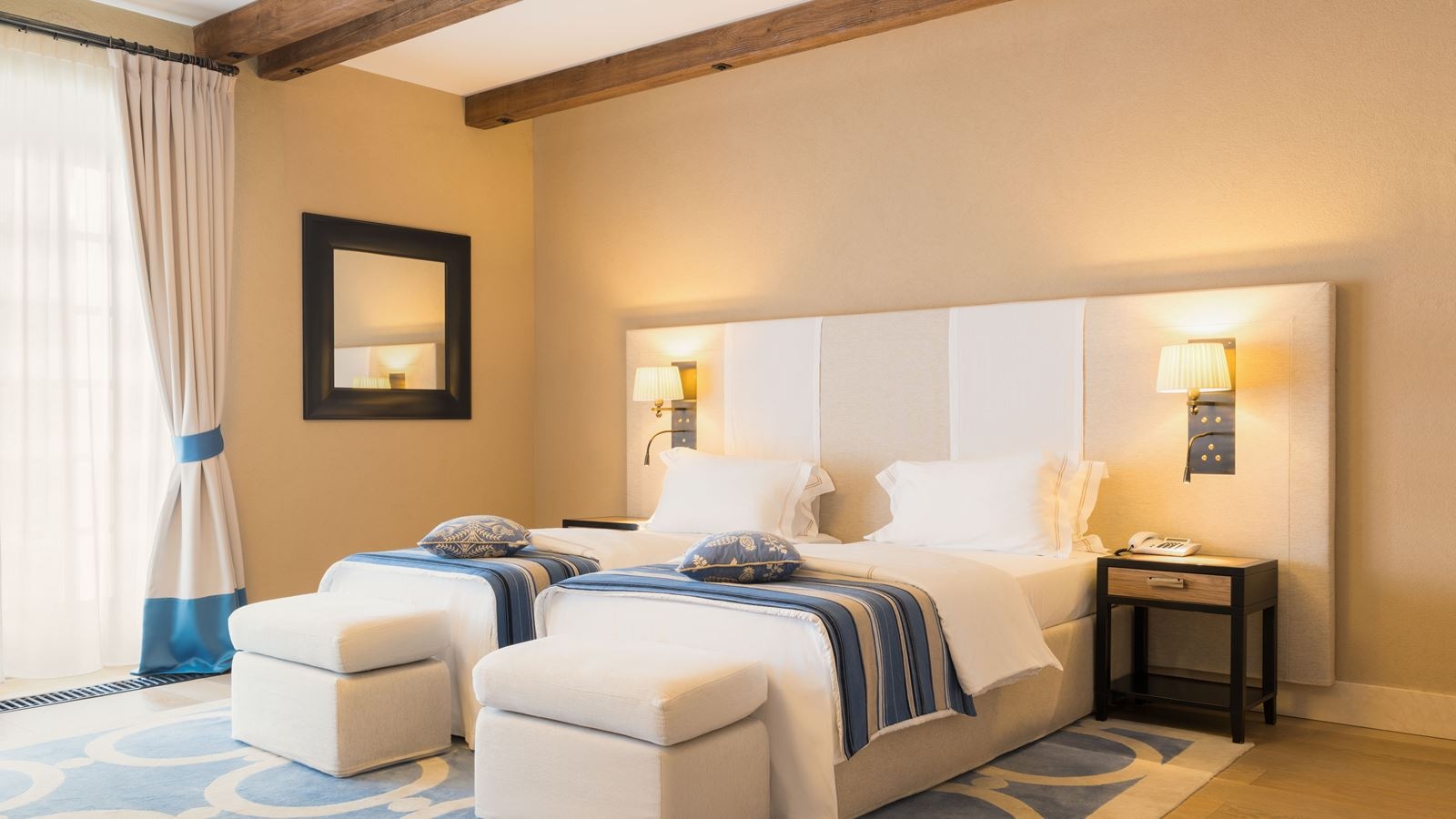 rooms-deluxe-villas-yanochka-nadia-corals