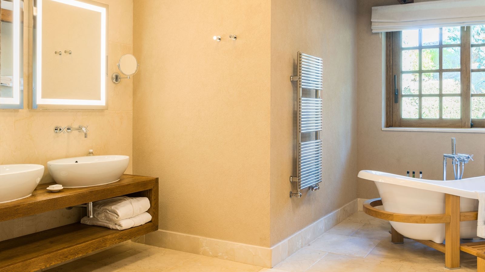 rooms-junior-suite-villas-yanochka-nadia-corals