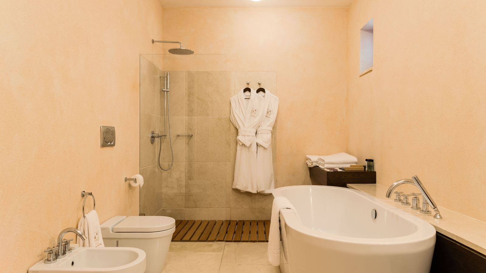 rooms-3room-luxury-apartment