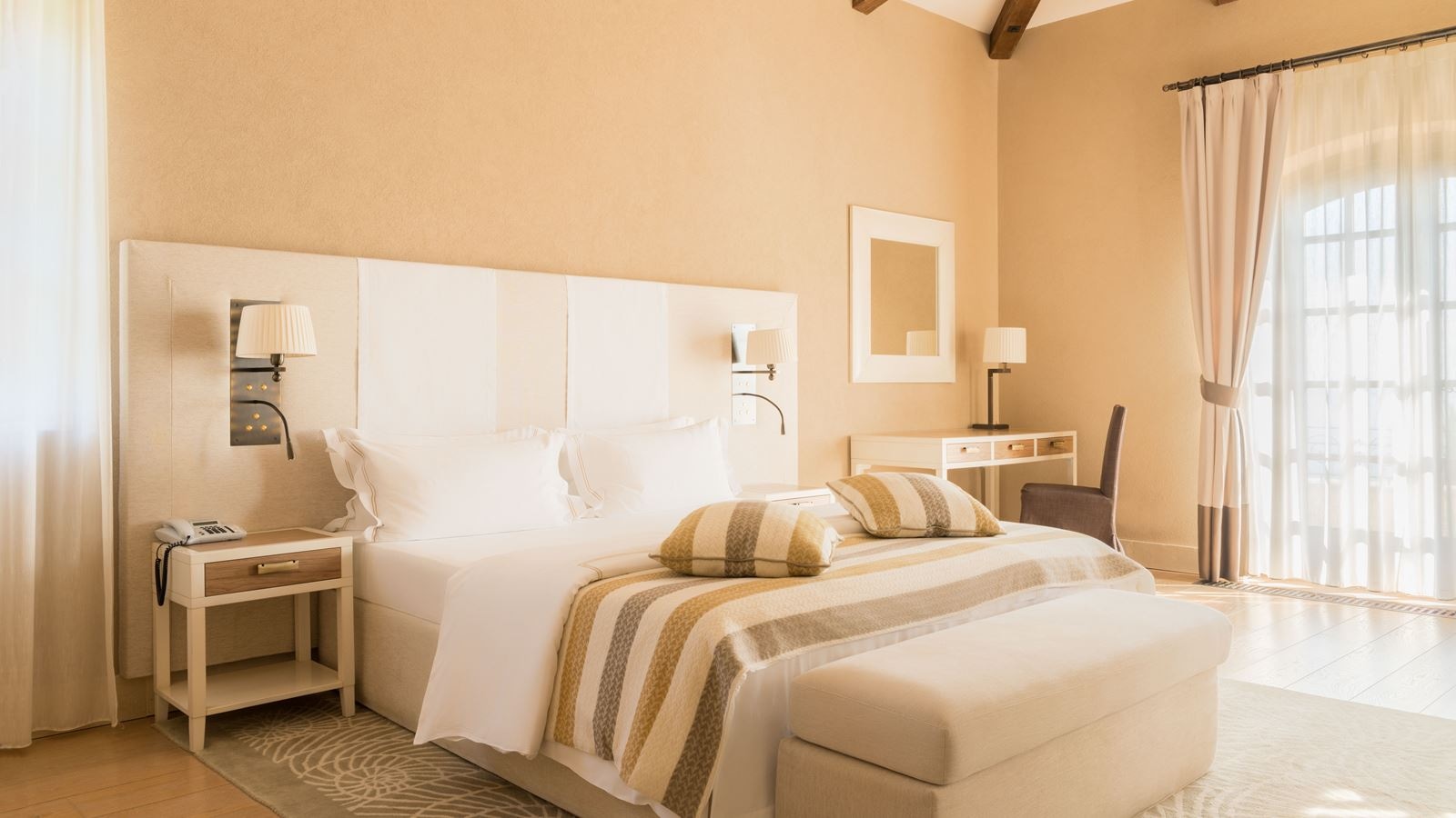 rooms-luxury-family-villa-coral-nadia