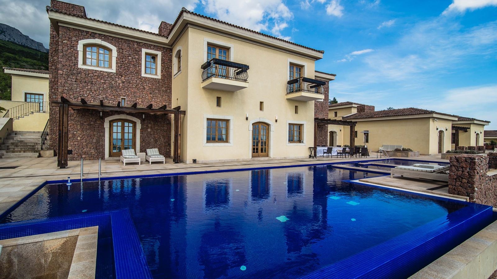 general-annex-building