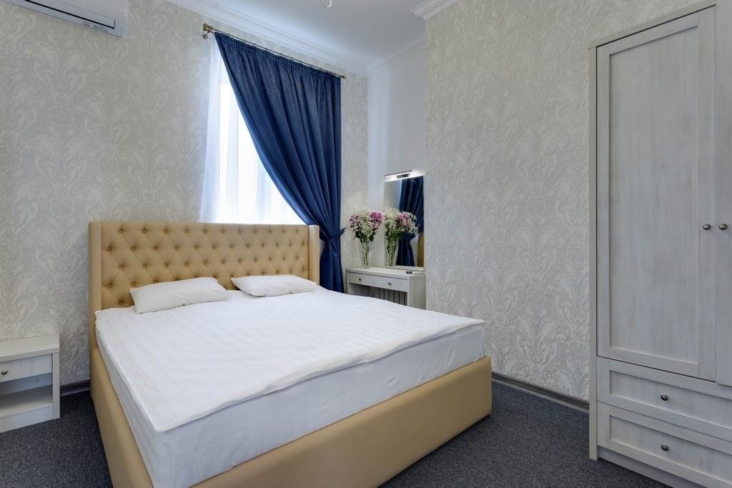 rooms-tworoom-suite-with-a-terrace