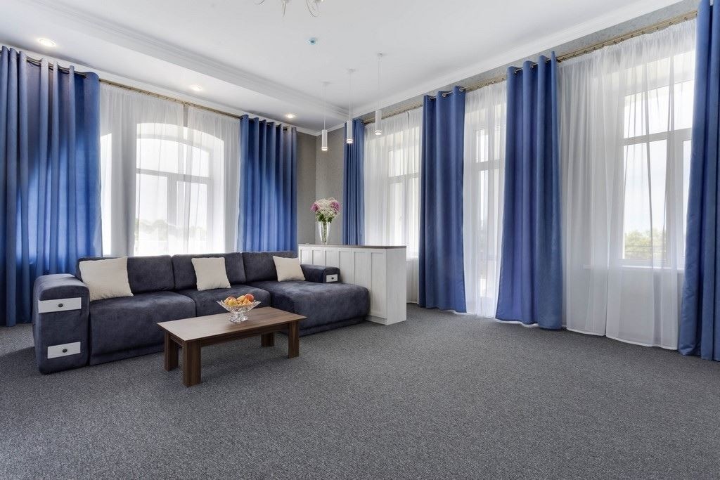 rooms-tworoom-suite-with-a-terrace