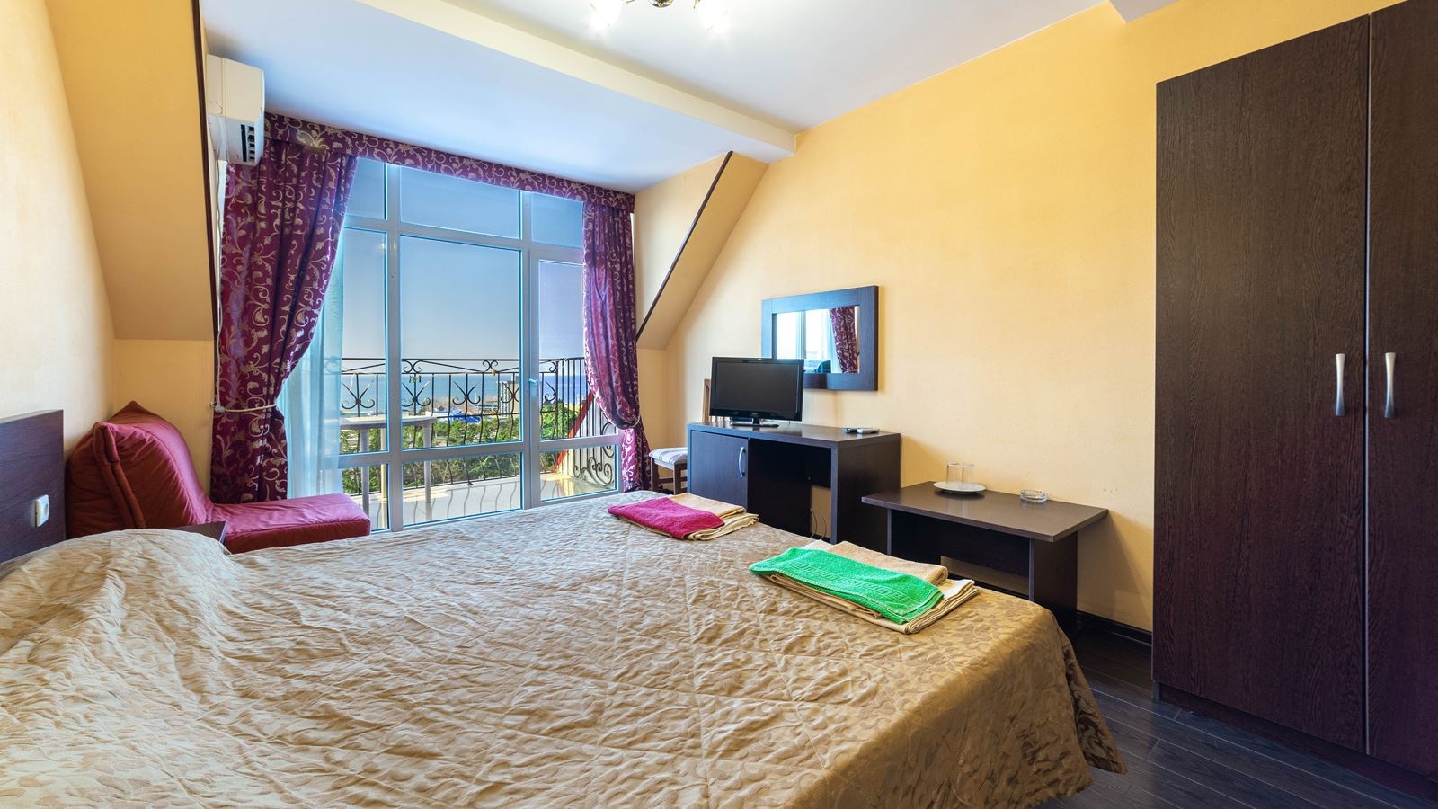 rooms-2standart-sea-view