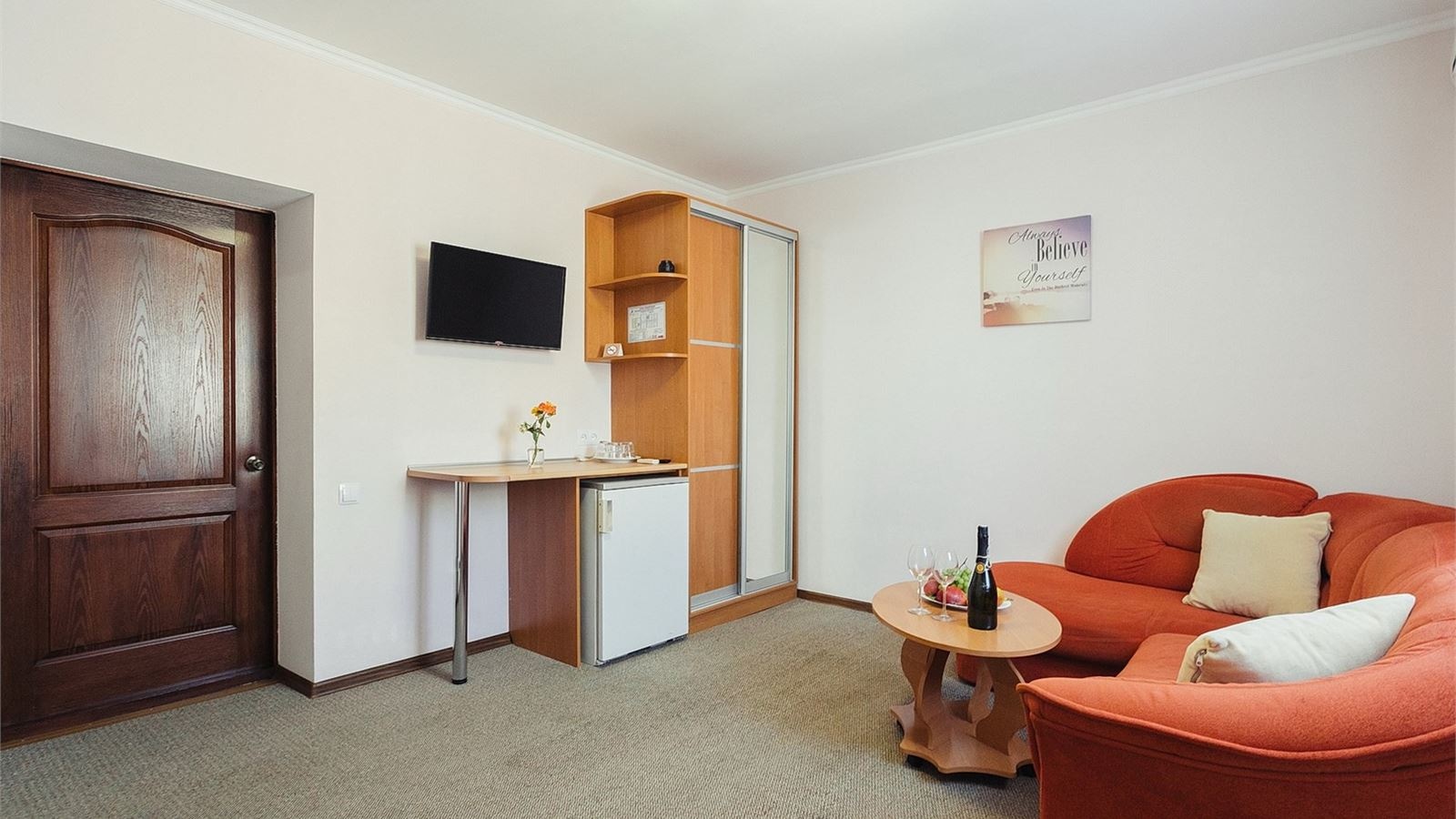 rooms-standard-family-room