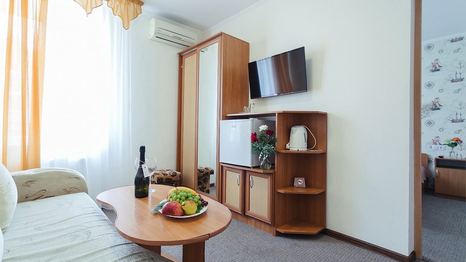 rooms-standard-family-room