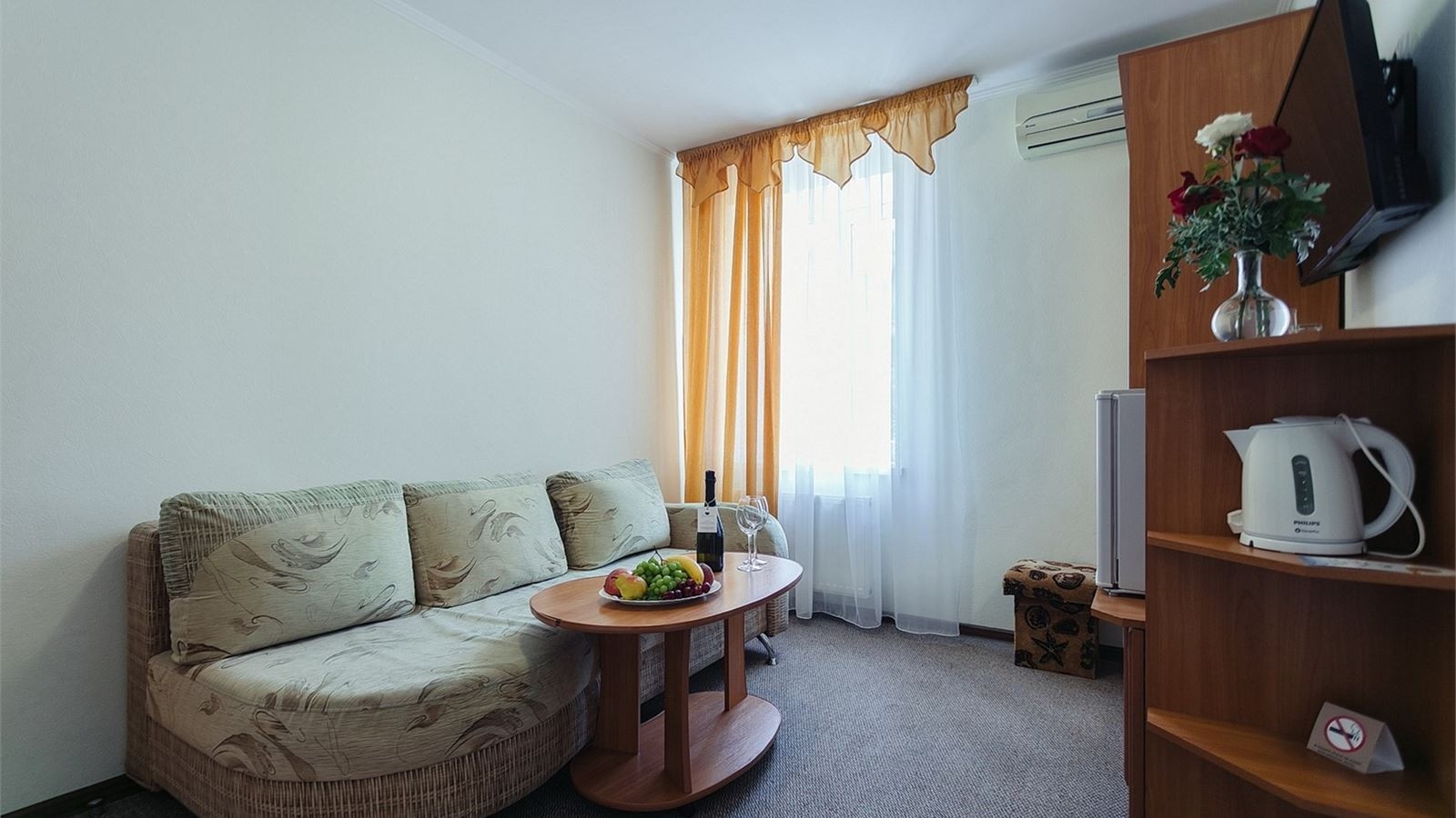 rooms-standard-family-room