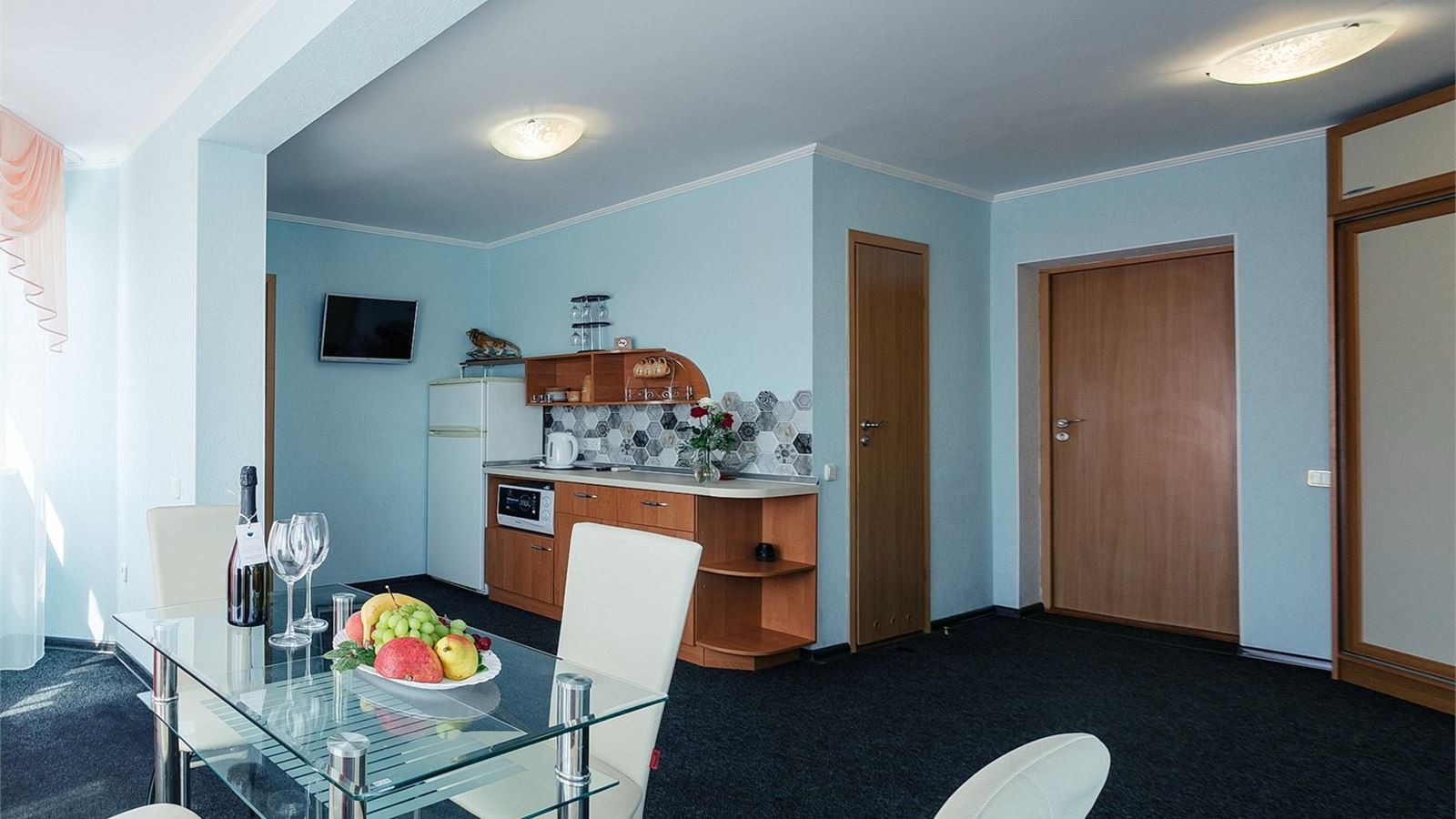 rooms-2-комнатный-делюкс-с-балконом