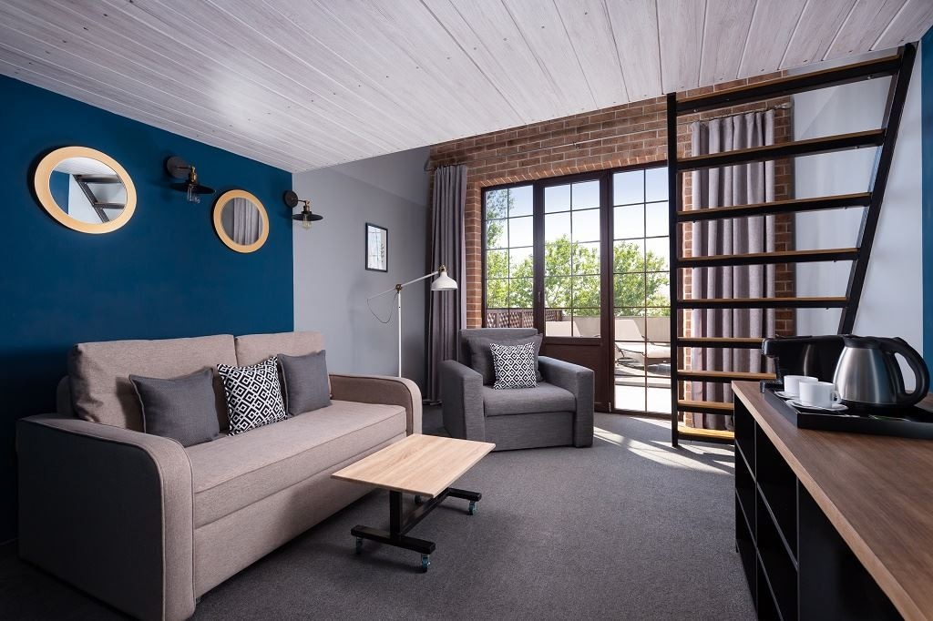 rooms-делюкс--двухуровневый-с-террасой-и-видом-на-море