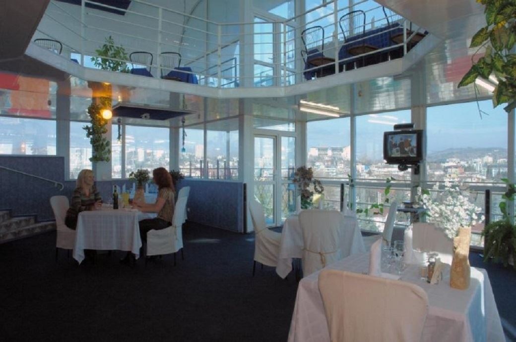 restaurants-restaurant