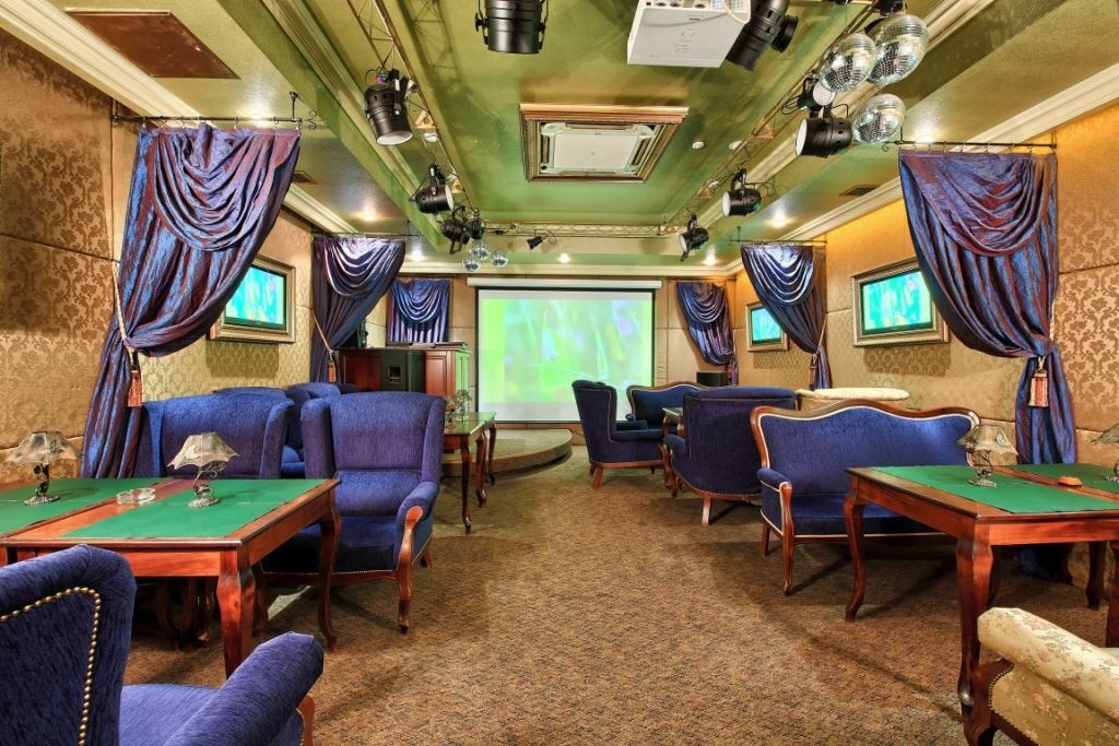 restaurants-karaokebar-opera