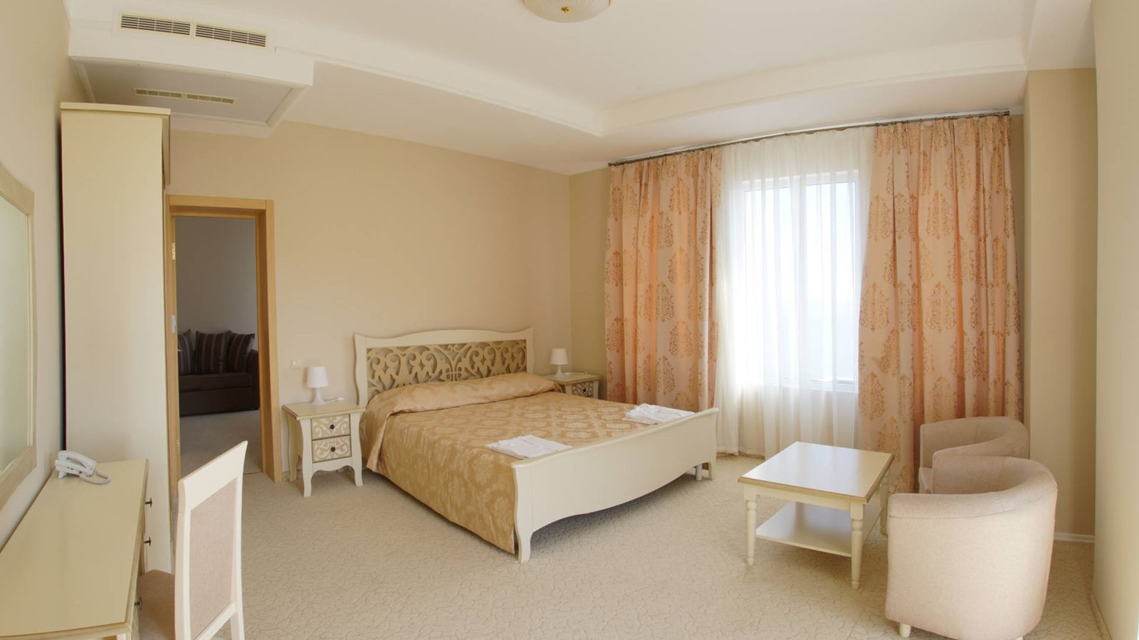 rooms-room-luxury-2-bedrooms