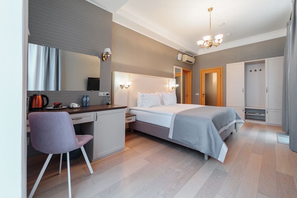 rooms-luxury-business