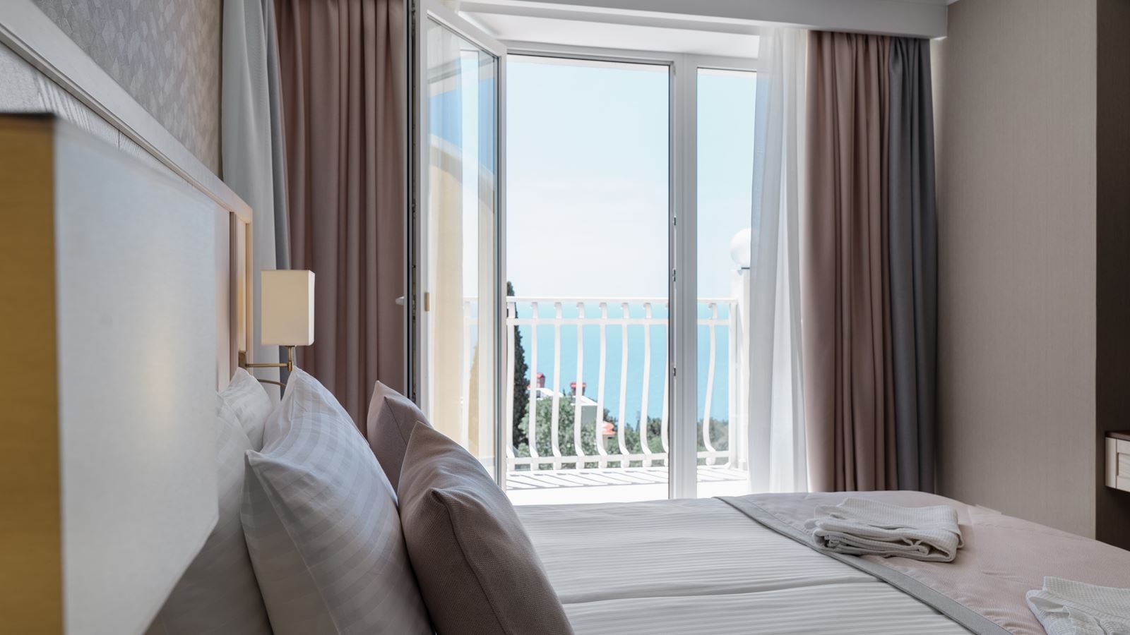 rooms-room-premium-double