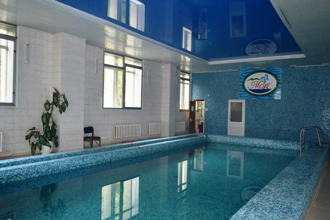 pools-indoor-pool