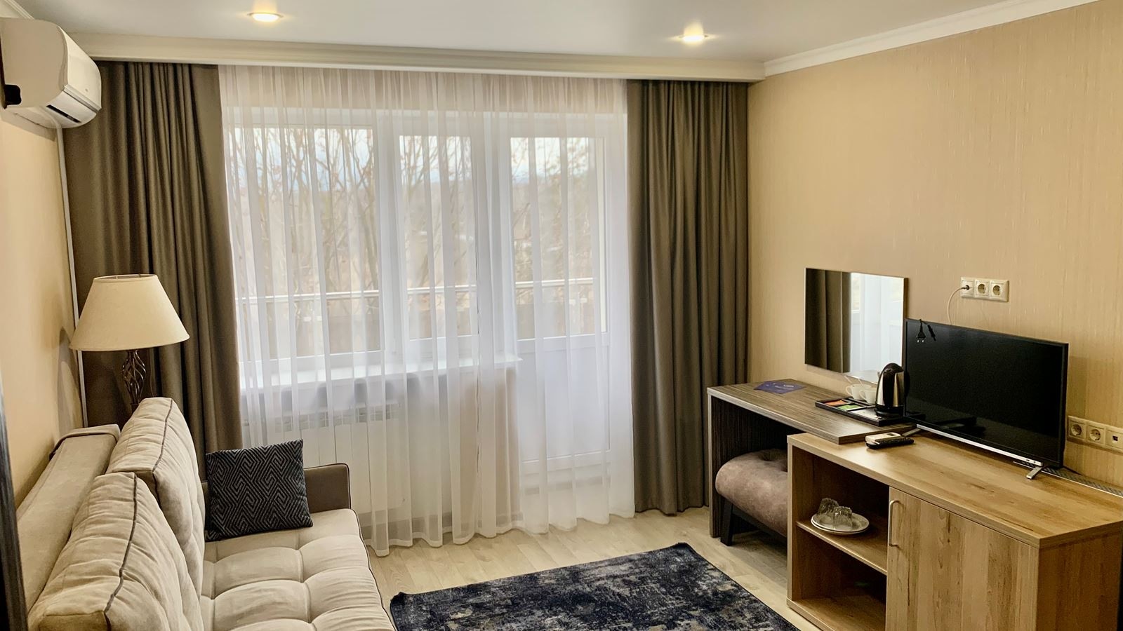 rooms-люкс-вид-на-detox-зал