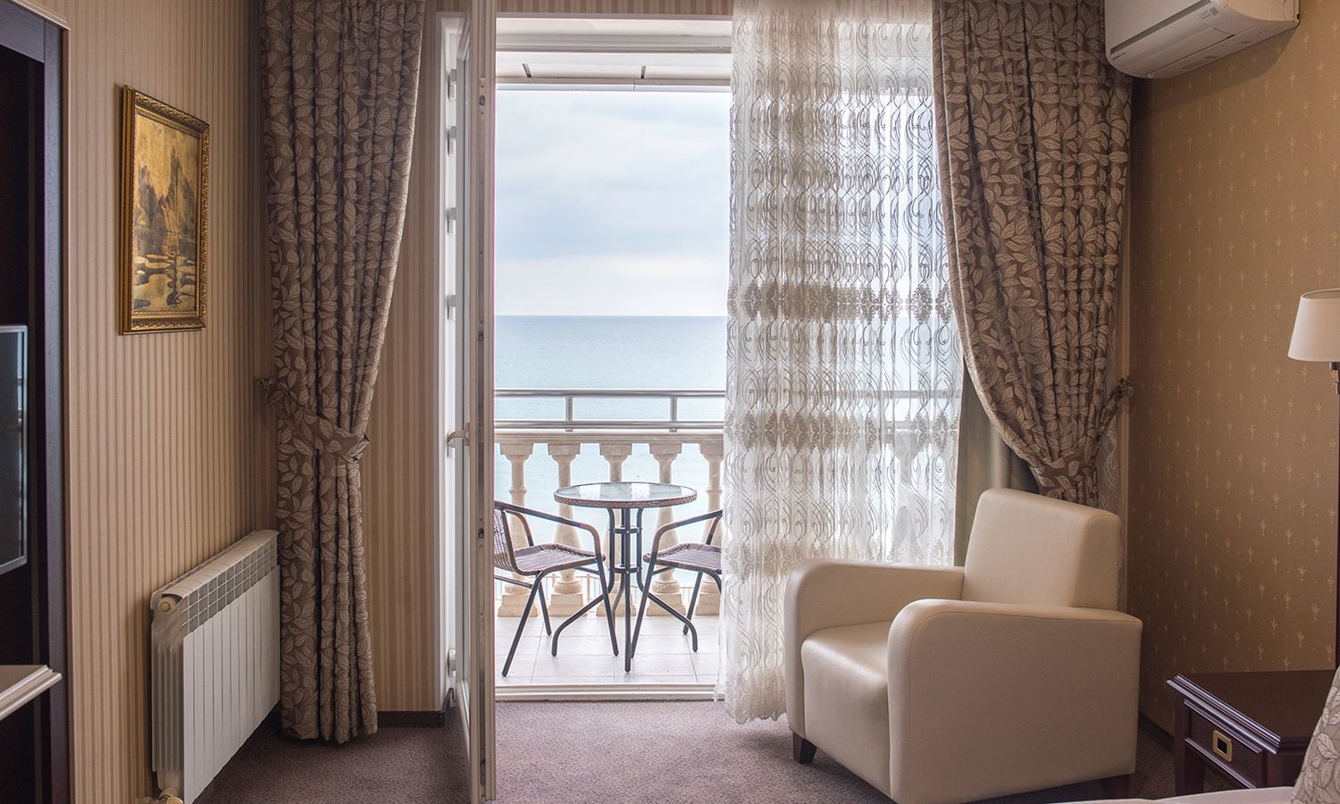 rooms-2room-apartmentfamily-suite