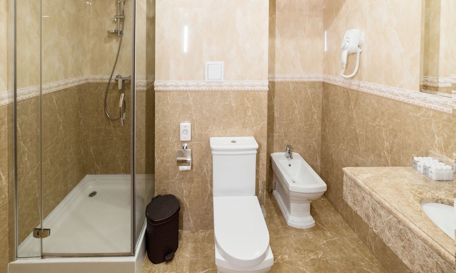 rooms-2room-apartmentfamily-suite