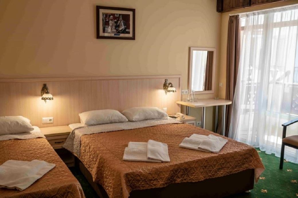 rooms-apartment-triple