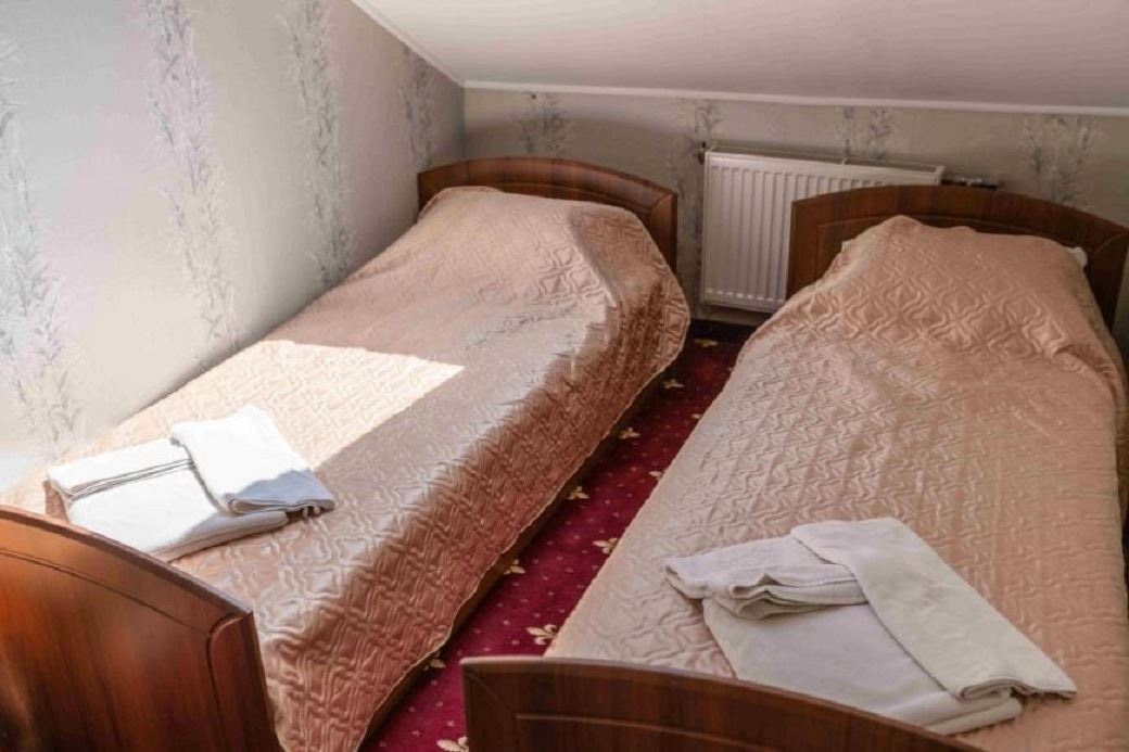 rooms-apartment-family-triple