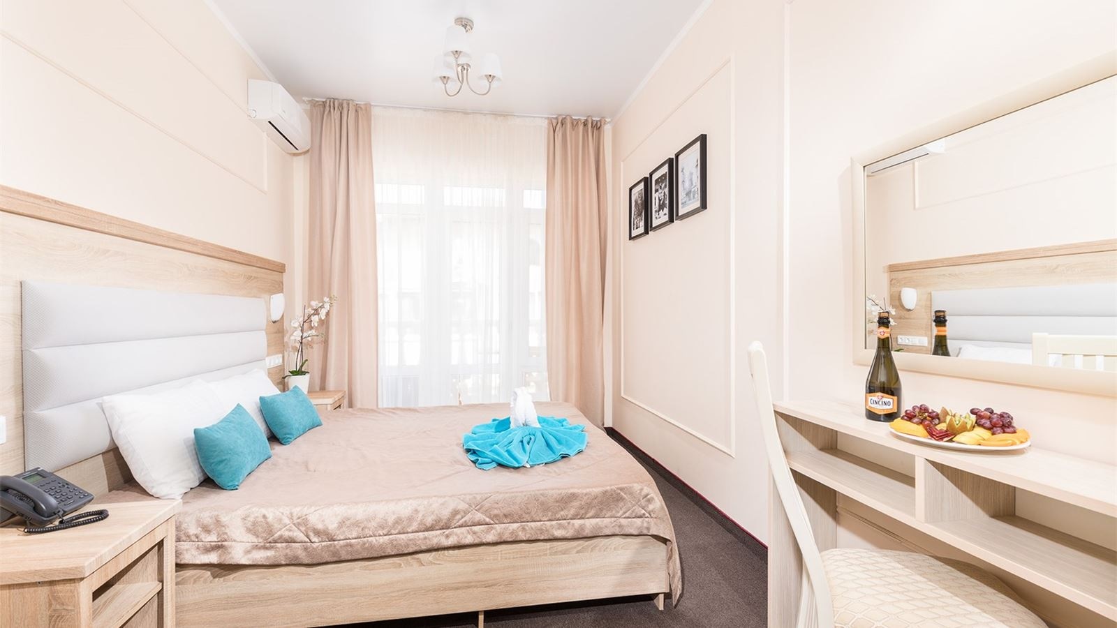 rooms-suite-deluxe-with-balcony