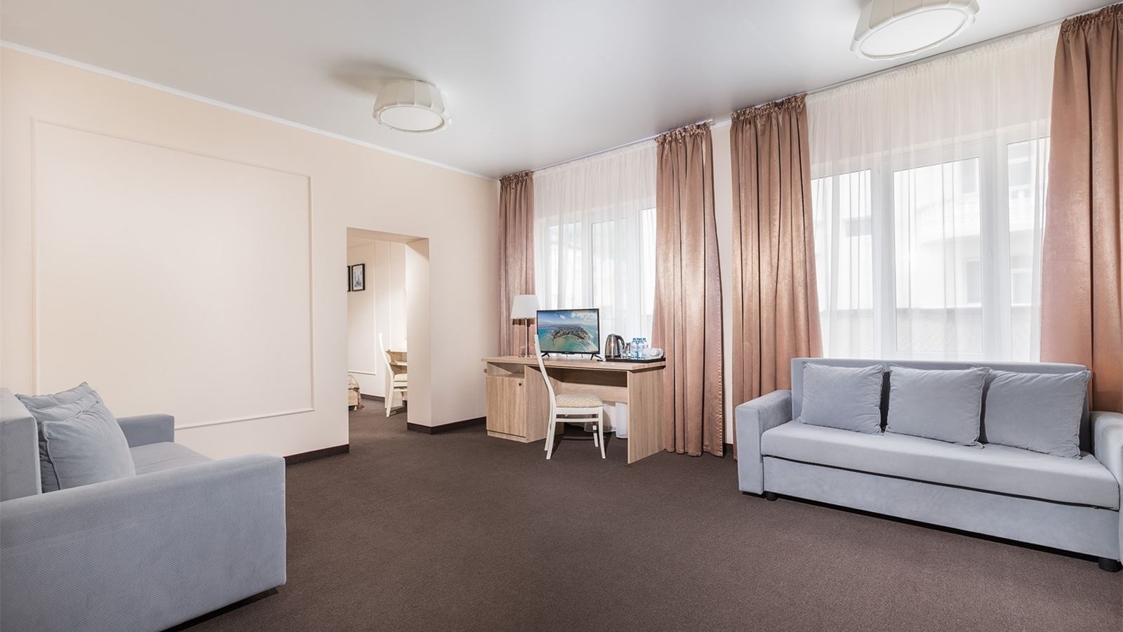 rooms-suite-deluxe-with-balcony