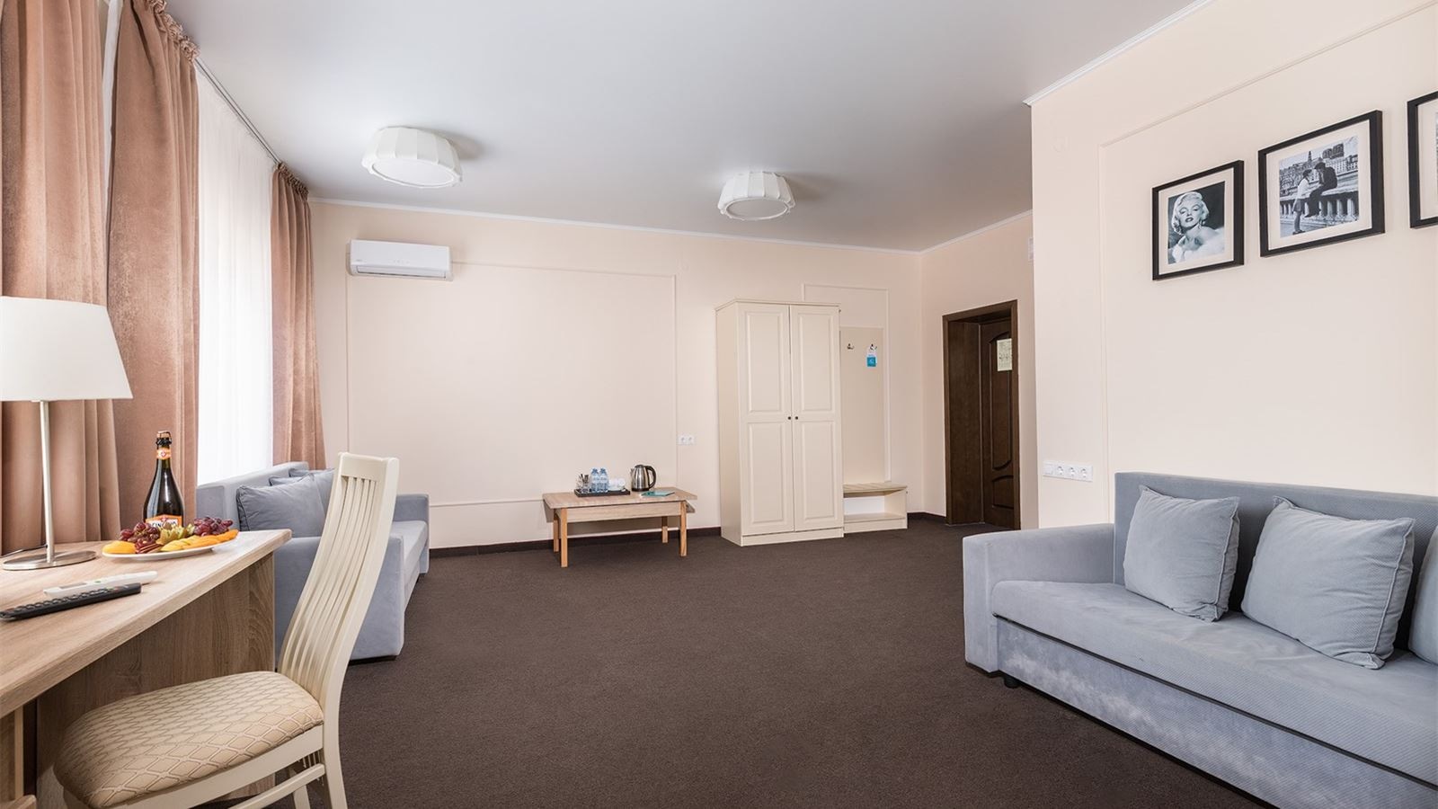 rooms-suite-deluxe-with-balcony