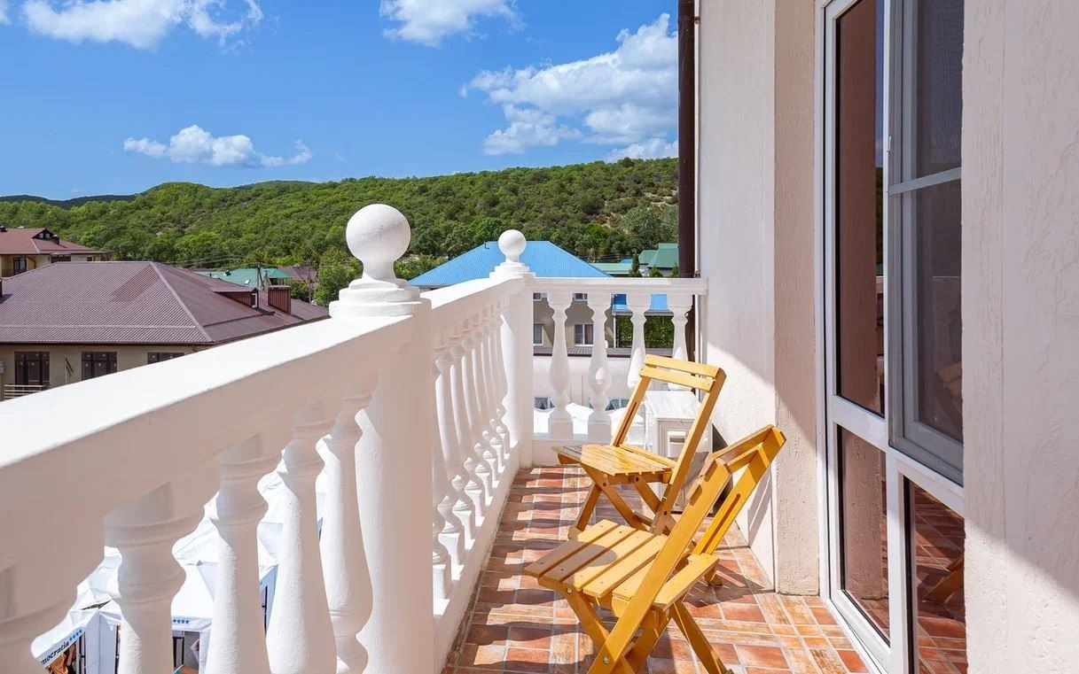 rooms-junior-suite-with-balcony