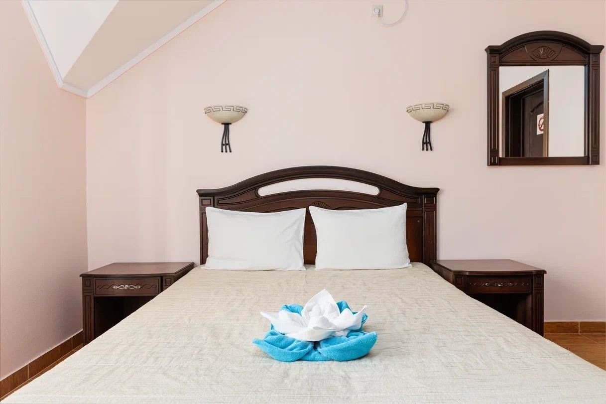 rooms-standard-mansard-with-balcony