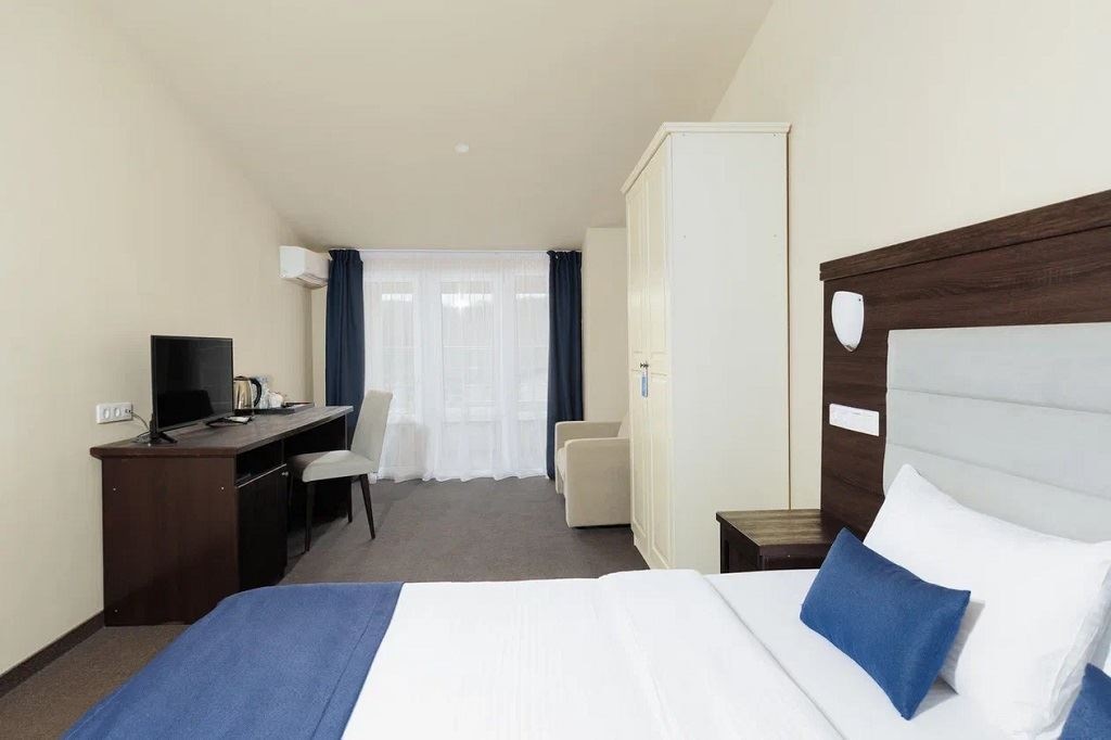 rooms-superior-with-balcony-nirvana