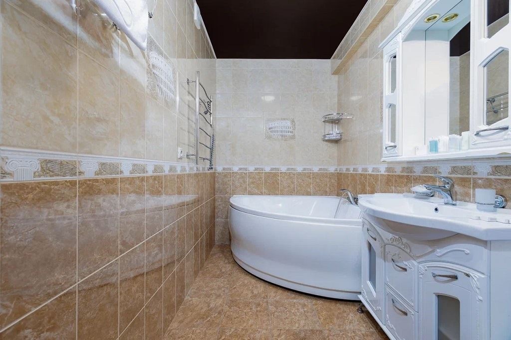 rooms-family-room-with-balcony-nirvana