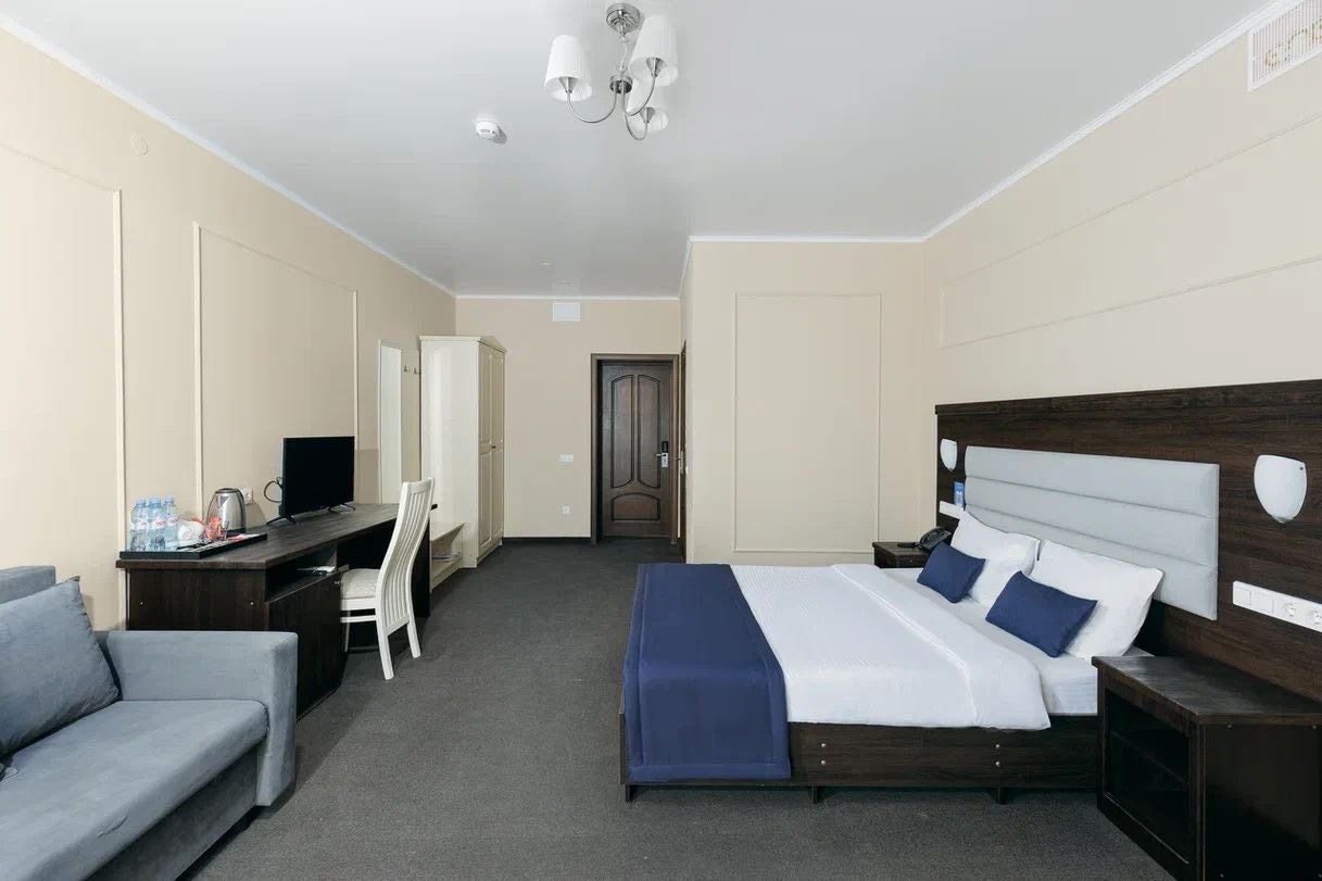 rooms-superior+-with-balcony